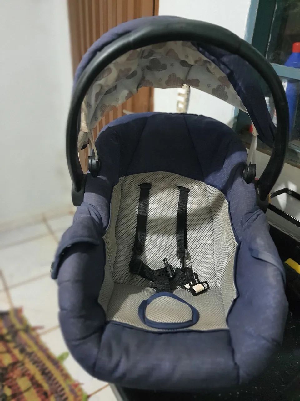 Vendo bebê conforto 