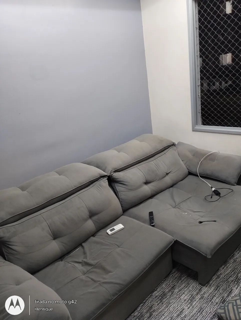 Sofá 4 lugares usado. 