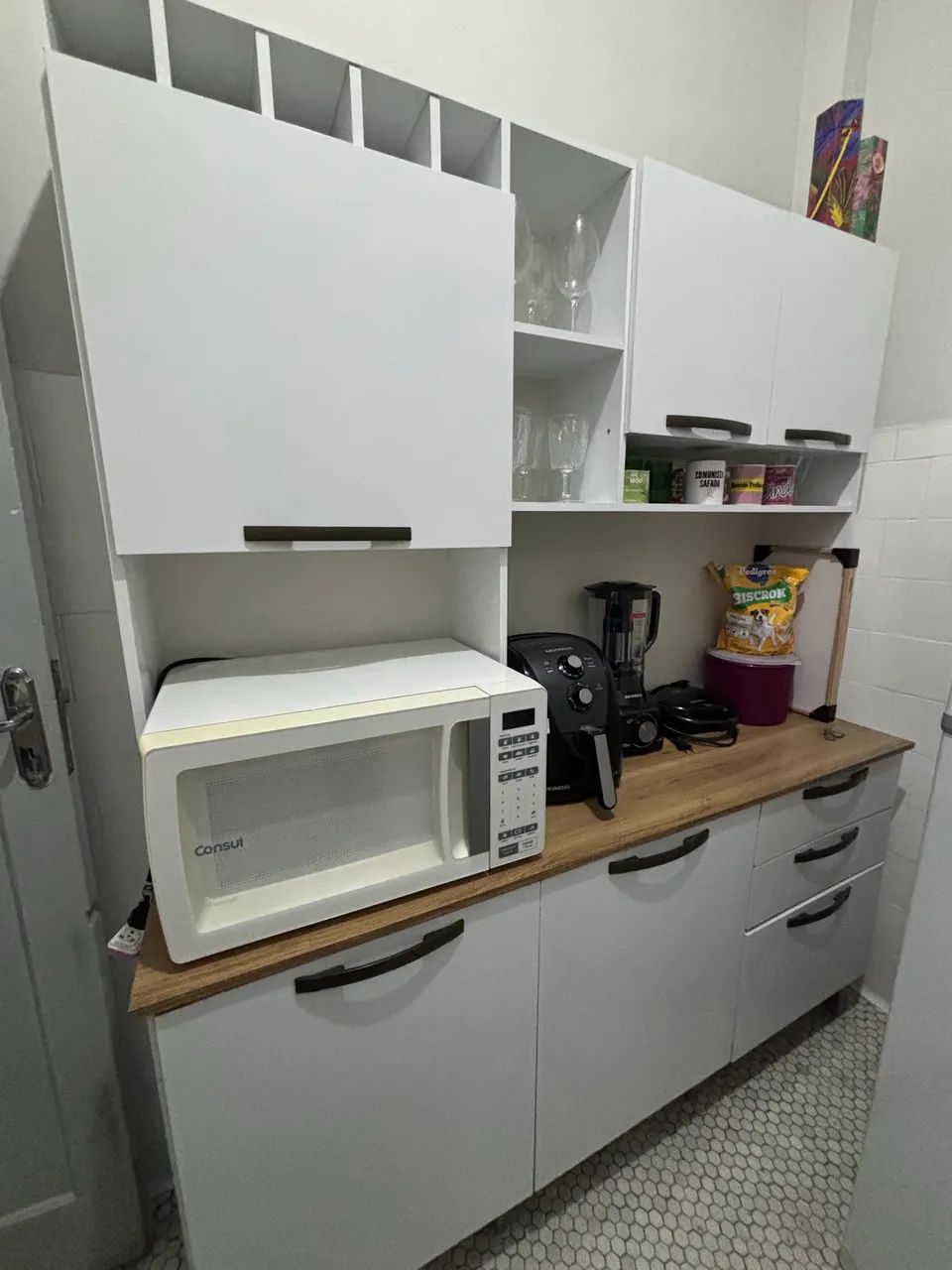 Armário de Cozinha Completo com Bancada e Suporte para Micro-ondas - Ótimo Estado!
