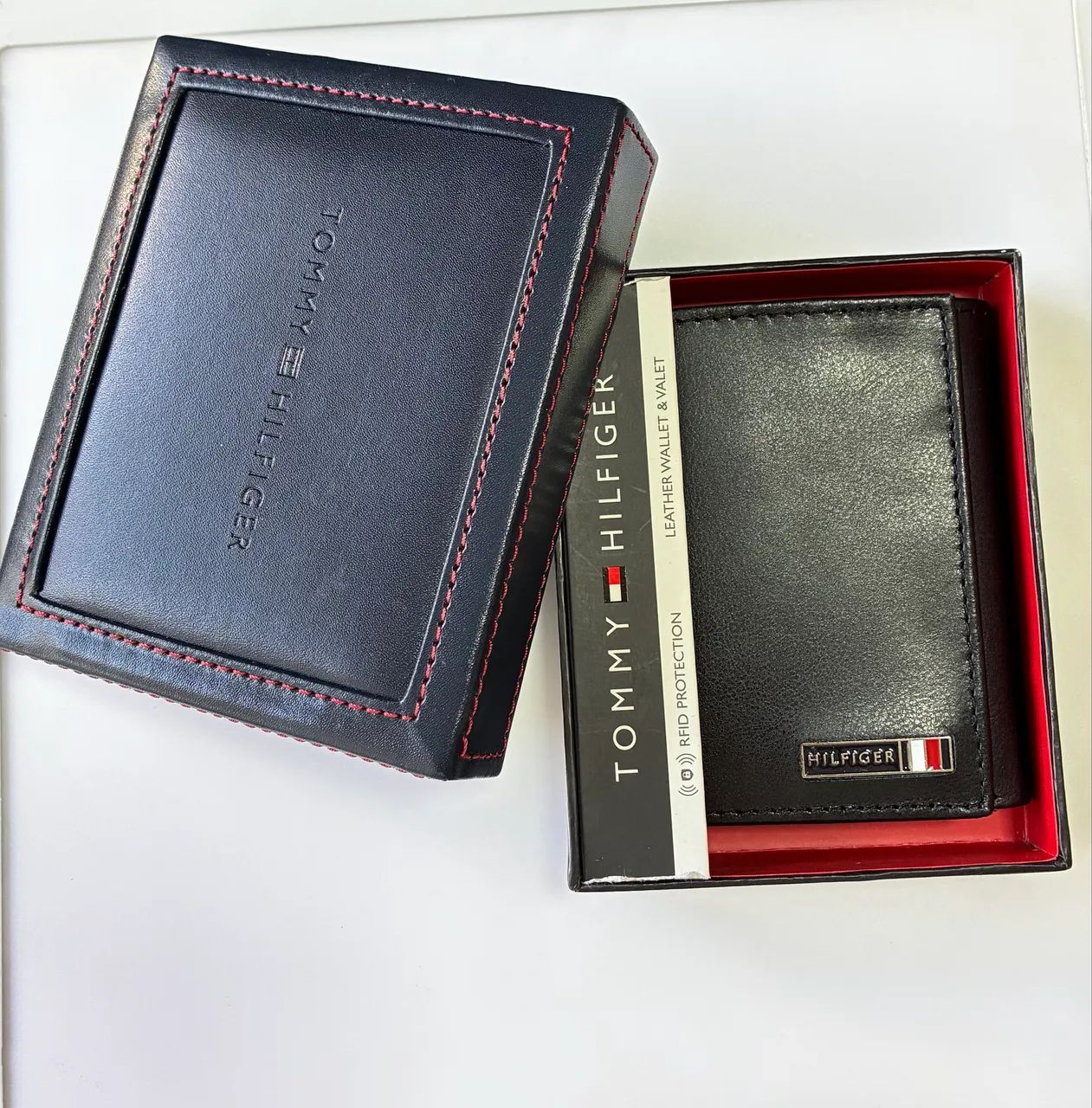 Carteira de Couto Tommy Hilfiger Preta