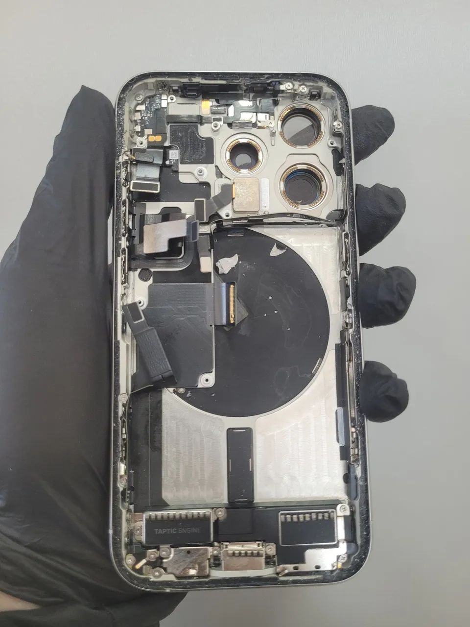 Carcaça Chassi iPhone 15 Pro Branca Original Usada Esim - Foto 2