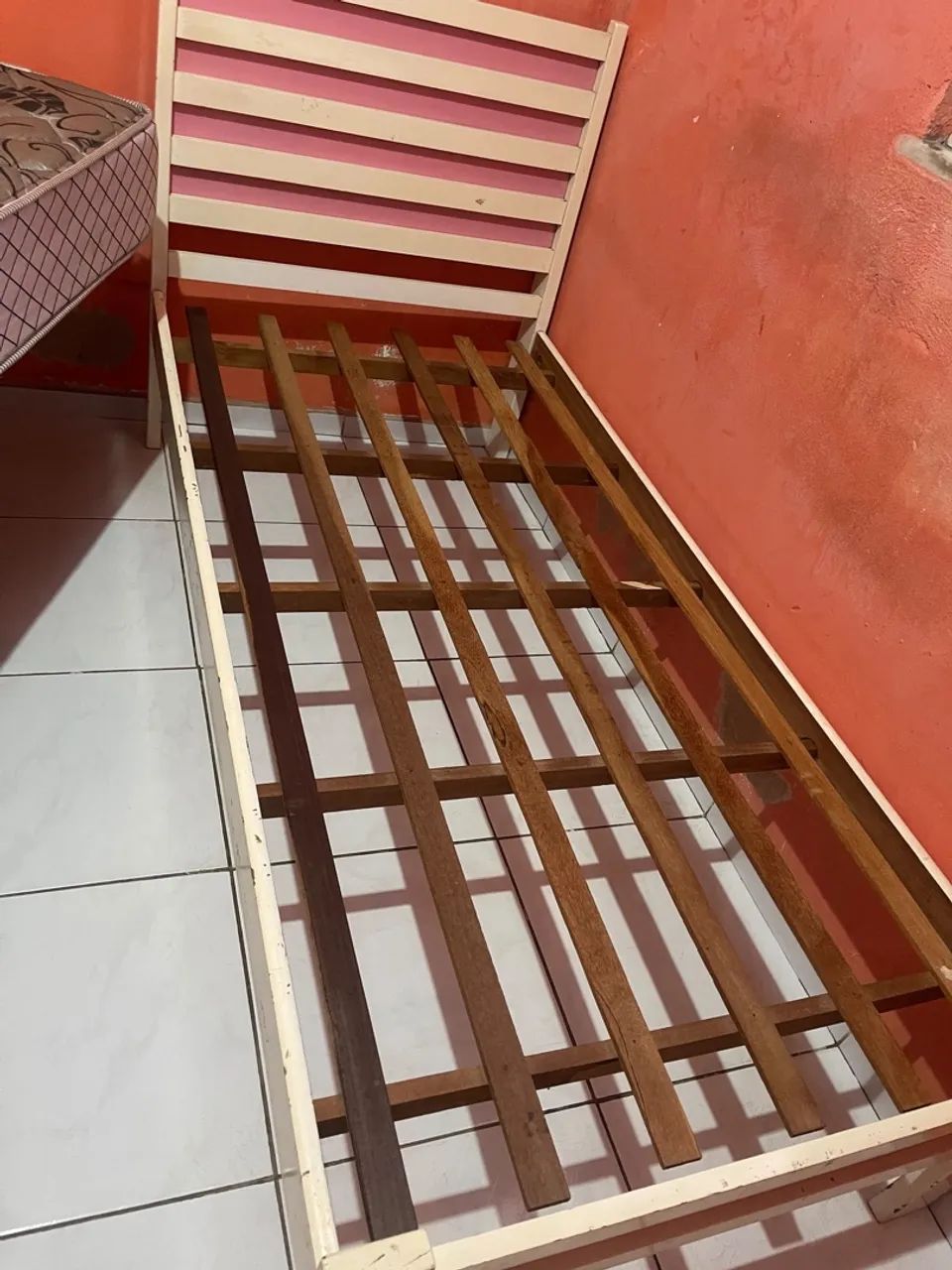Cama de madeira solteiro  - Foto 4