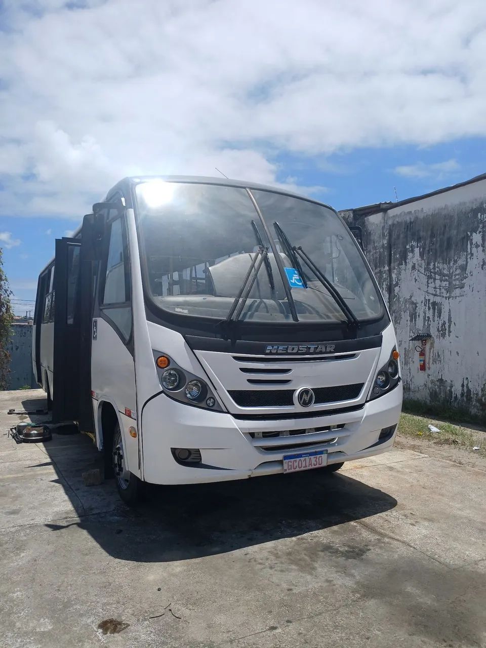 Micro ônibus neostar 