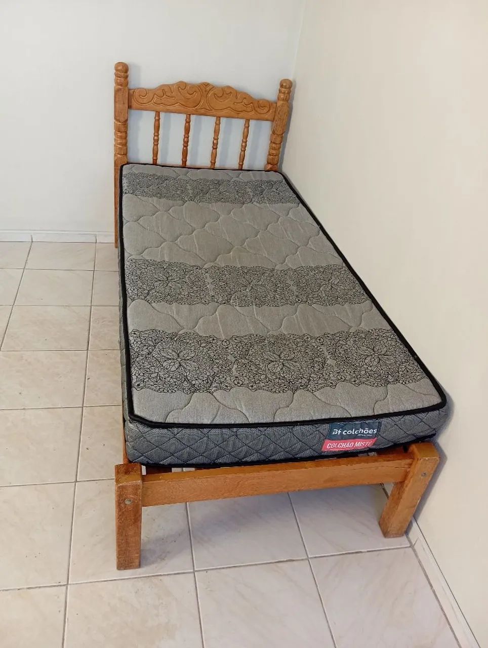 Vendo cama com colchão