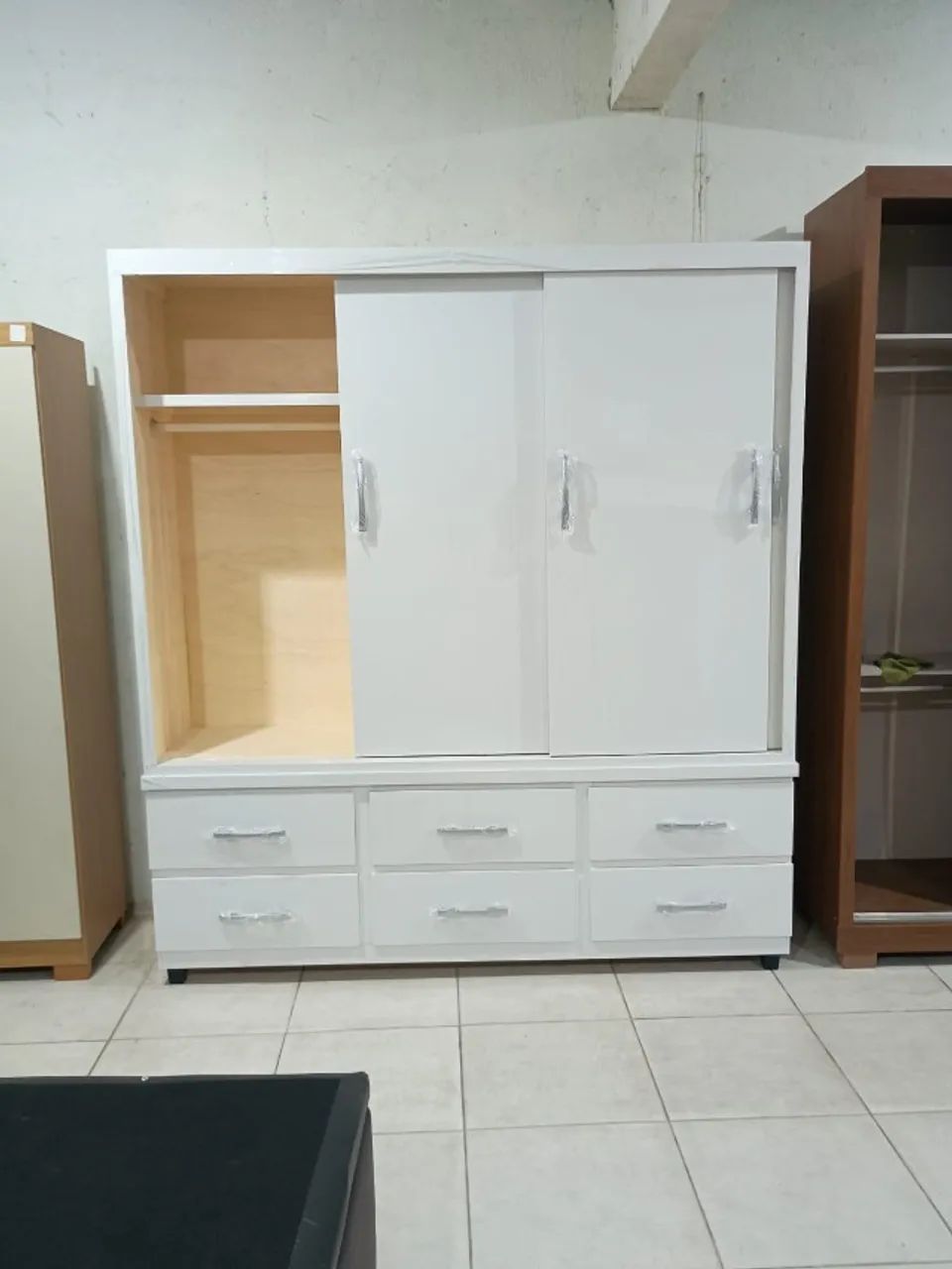 Guarda roupas casal em bloco de madeira pronta entrega - Foto 4