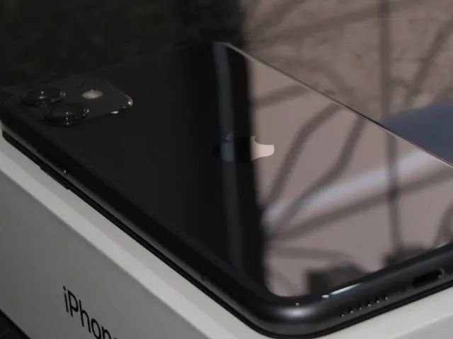 Apple iPhone 11 (128 Gb) - Preto (Usado)