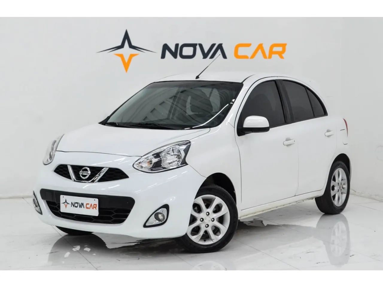 Nissan March 2016
