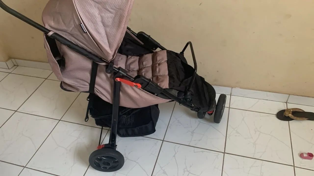 Carrinho de bebê menina  - Foto 3