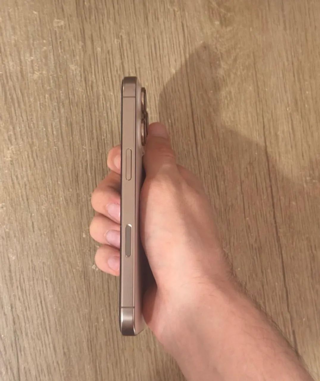 iPhone 16 pro - Foto 2
