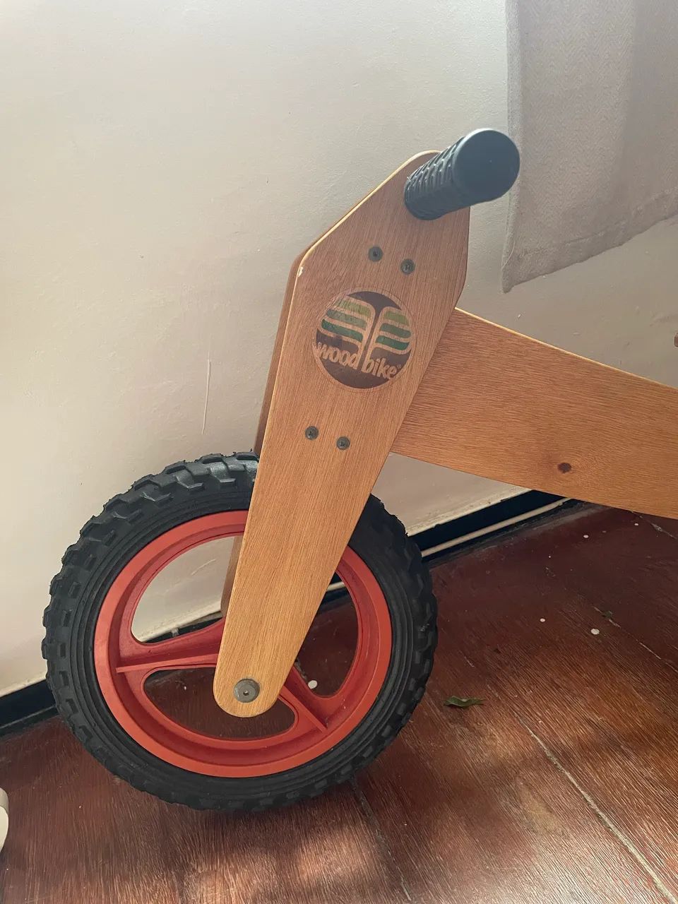 Bicicleta infantil de impulso de madeira - Foto 3