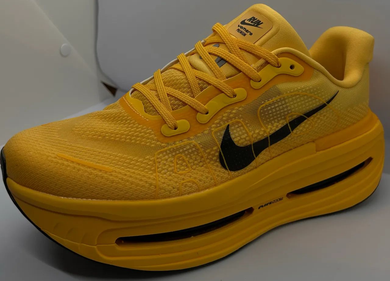 Nike Vomero Premium na cor amarela - Foto 3