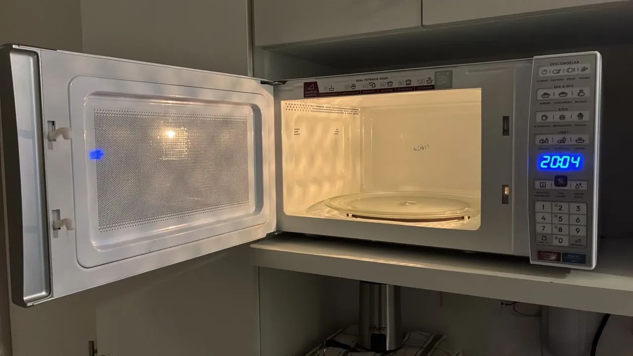 Micro-ondas Electrolux Branco Perfeito com Funções 34L MEO44 - Foto 2