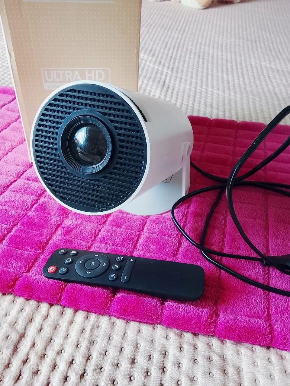 Projetor HY300 original portátil smart - Foto 3