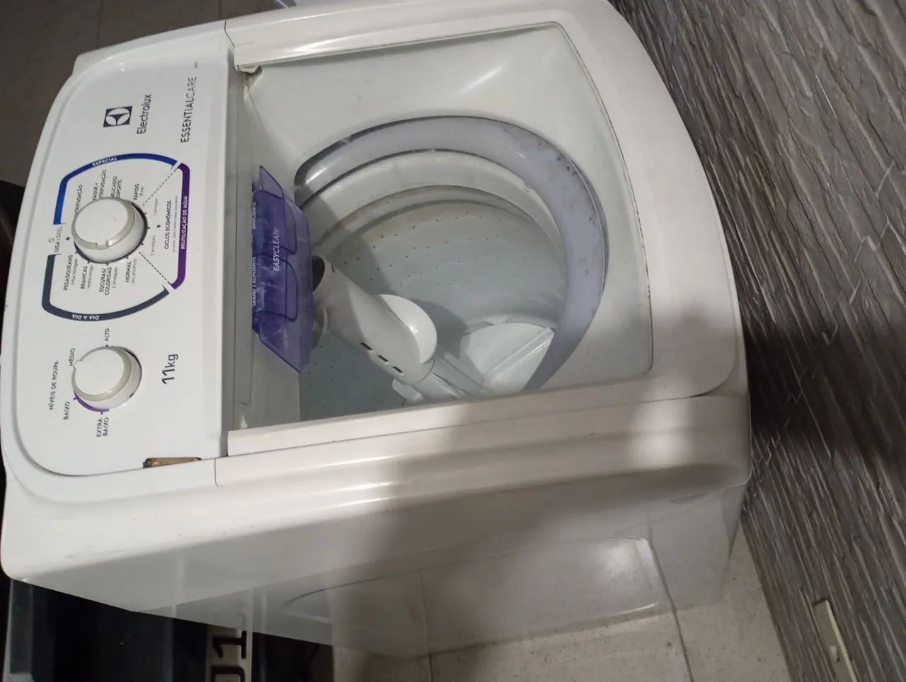 Máquina de lavar Eletrolux 11kg cesto quebrado