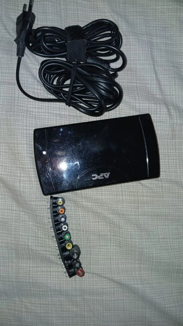 Fonte Carregador Universal Notebook APC 65W - Bivolt c/ 9 Ponteiras