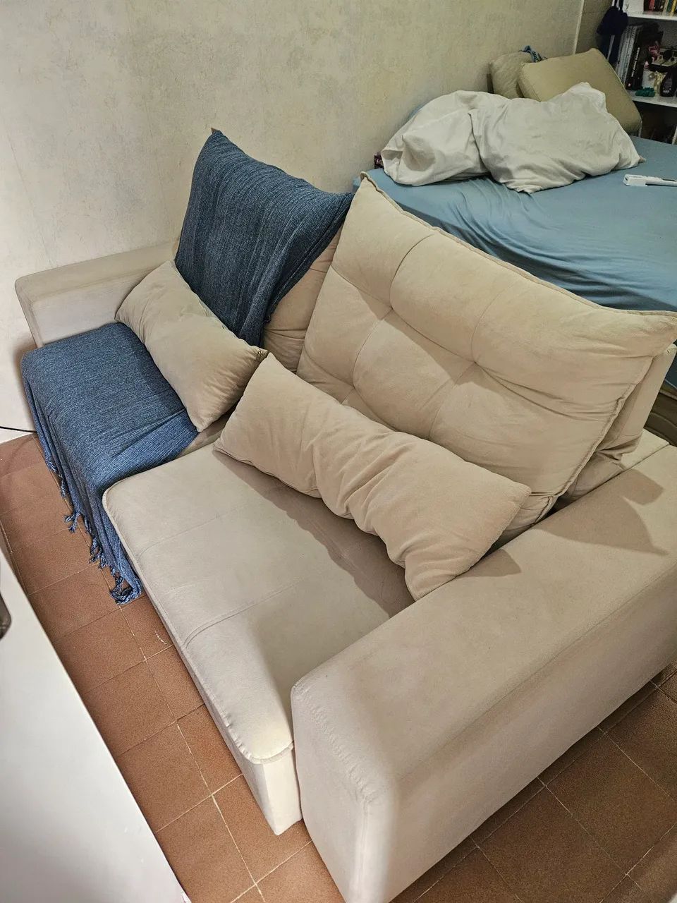 Sofá com pouco uso432959066756894720