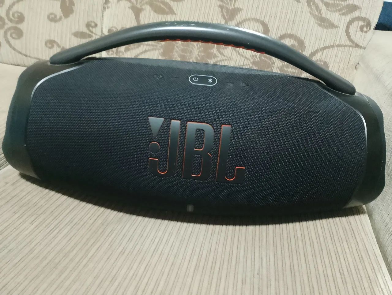 Vendo uma JBL está boa