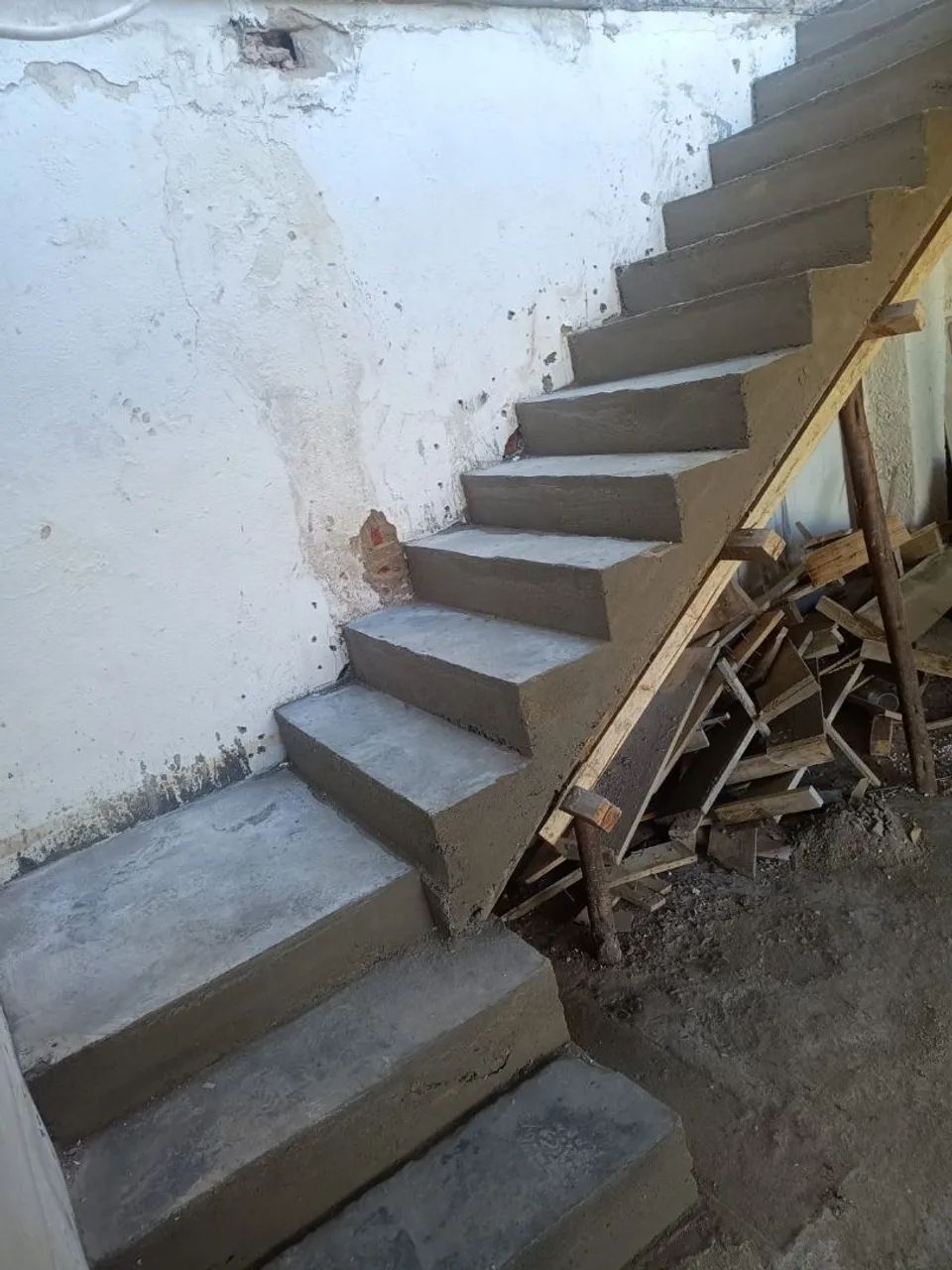 Escada de concreto armado serviço rapido