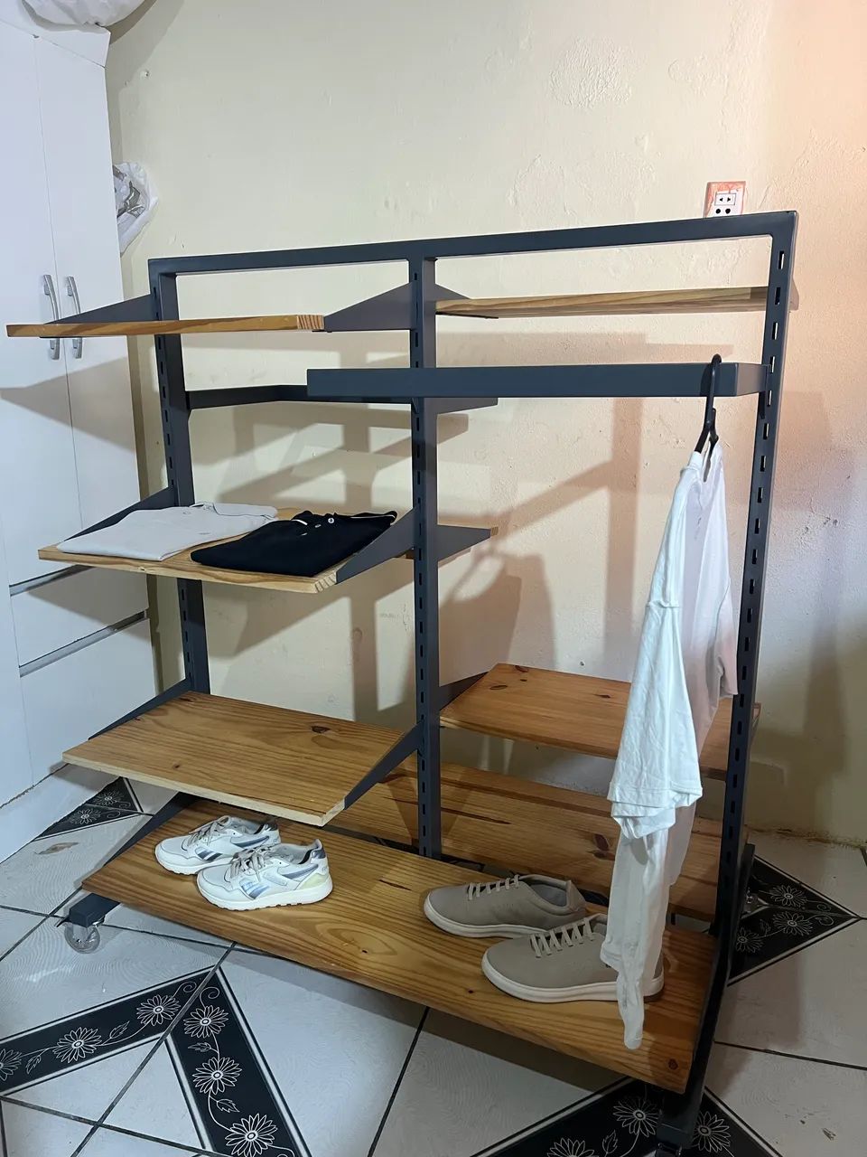 Expositor de roupa - Foto 4