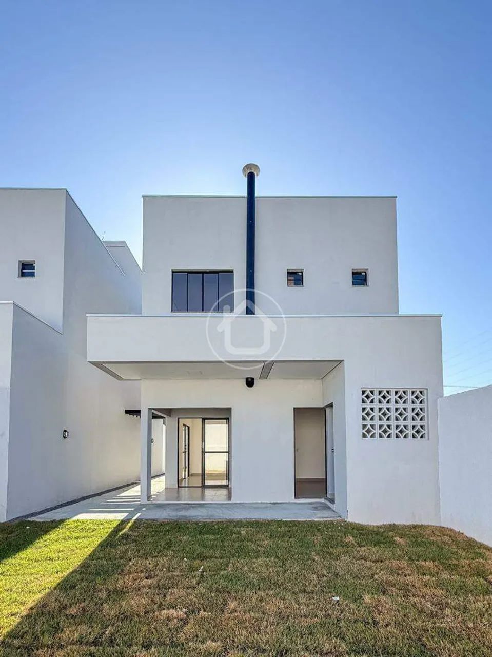 SOBRADO 3 QUARTOS SENDO 1 SUITE