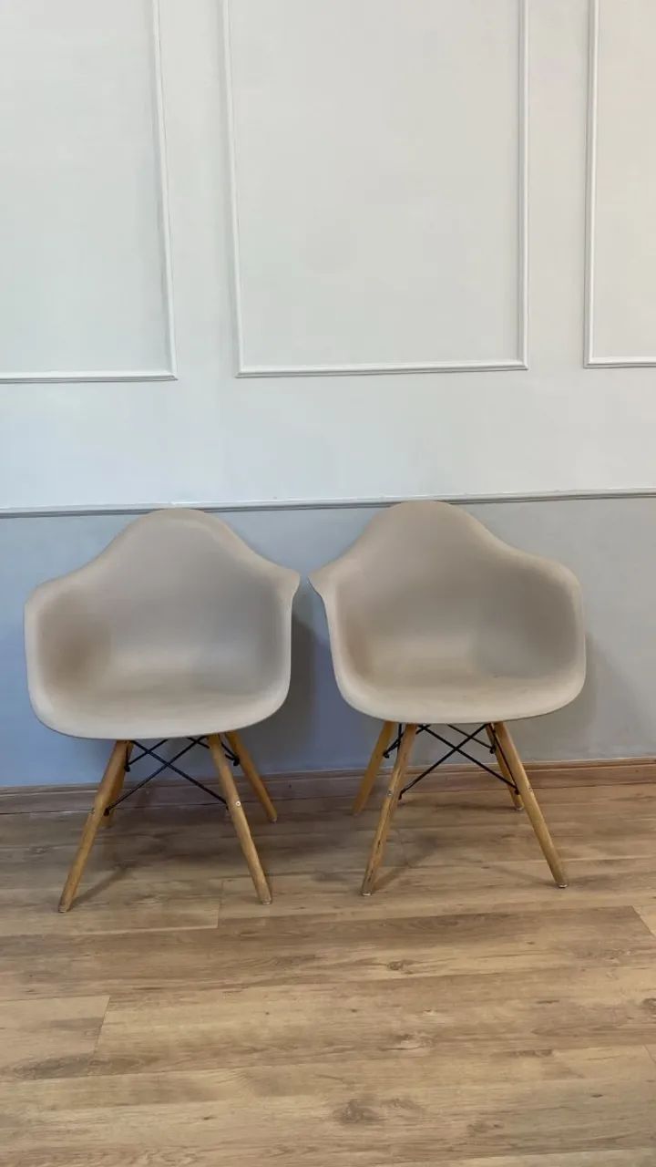 CADEIRA CHARLES EAMES 