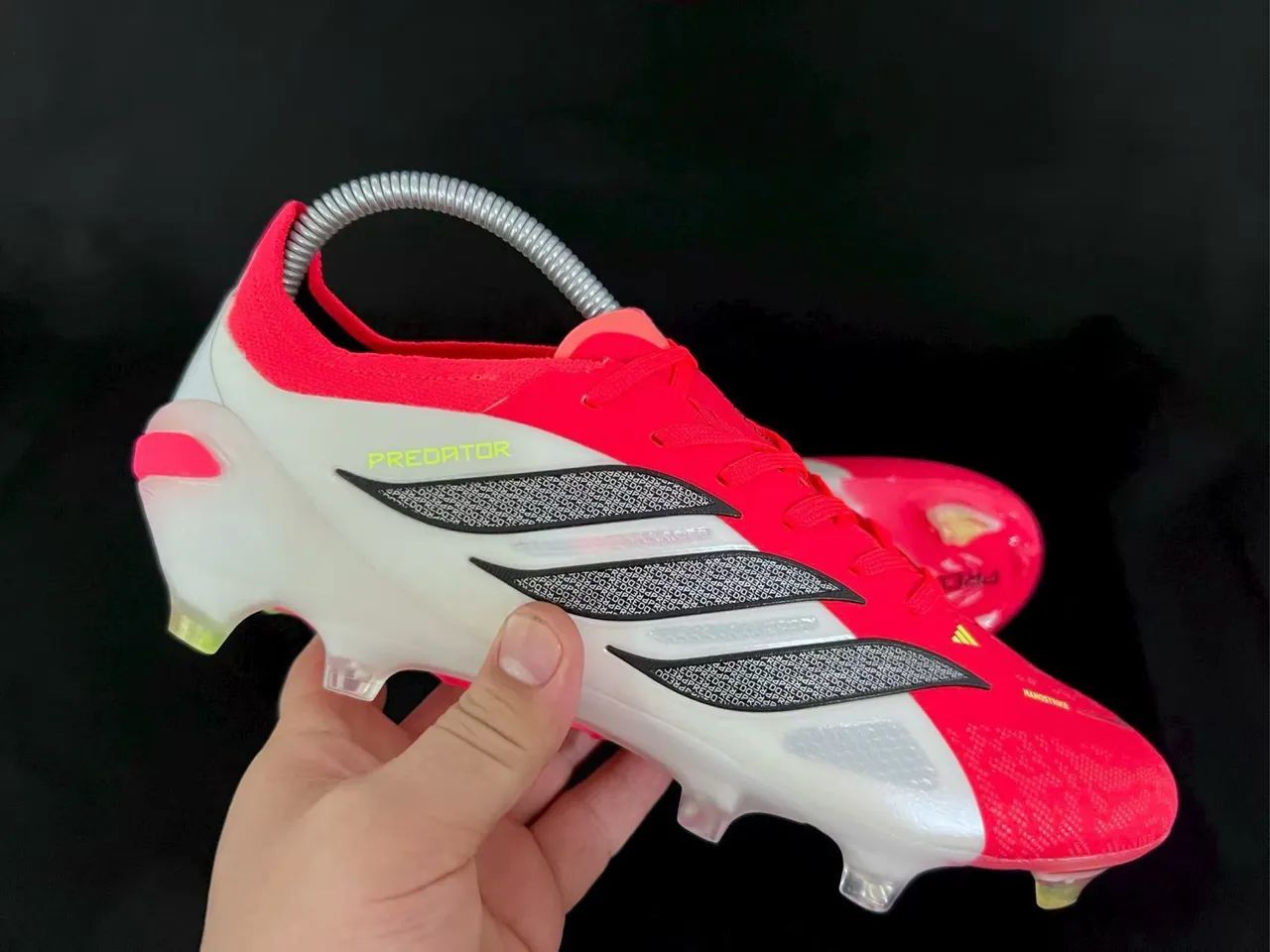 Chuteira Adidas Predator - Calçados Esportivos - Estância Poços de