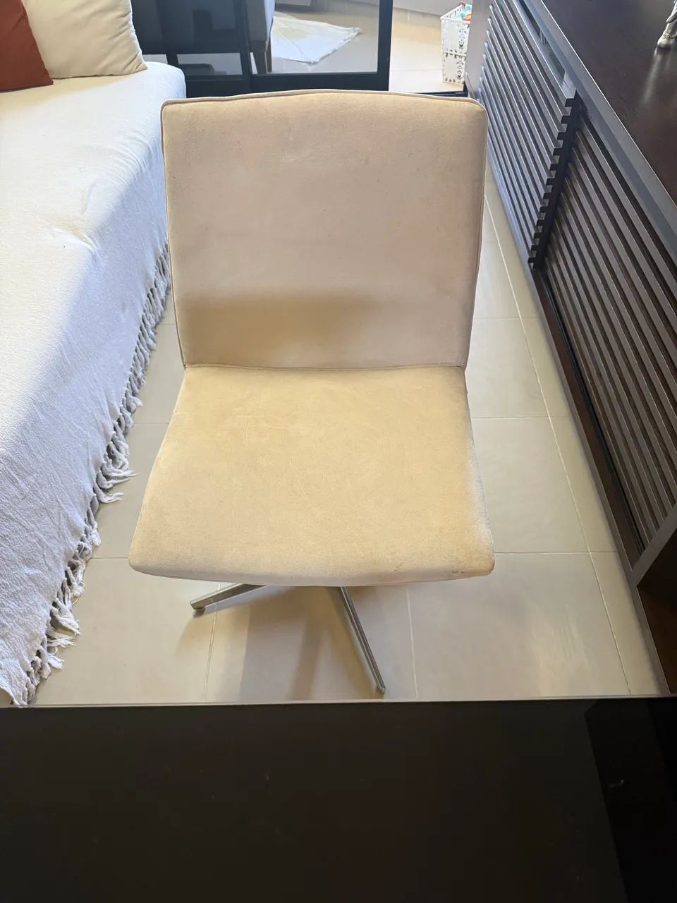Vendo Mesa de estudo + cadeira em excelente estado - Foto 4