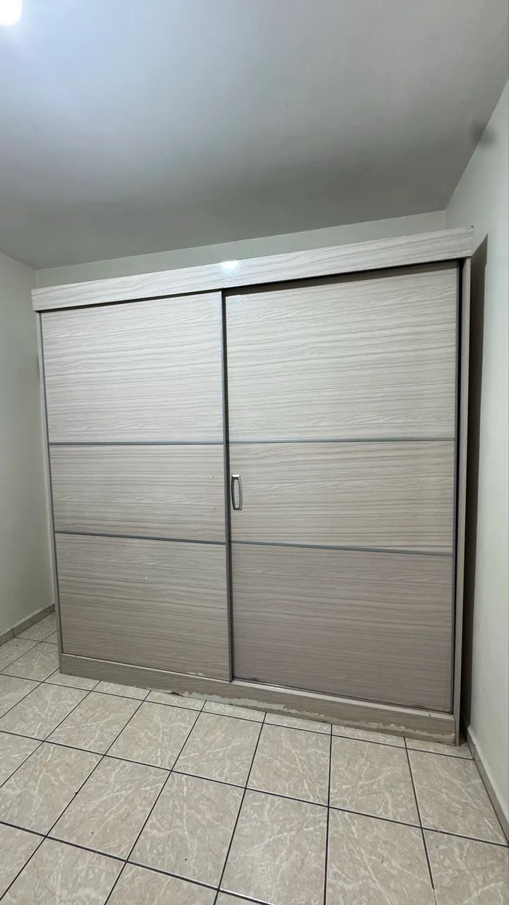 Guarda-roupa em MDF com portas de correr - Foto 3