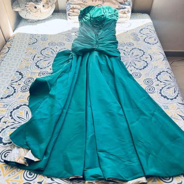 Vestido verde luxo - Desapego - Foto 2