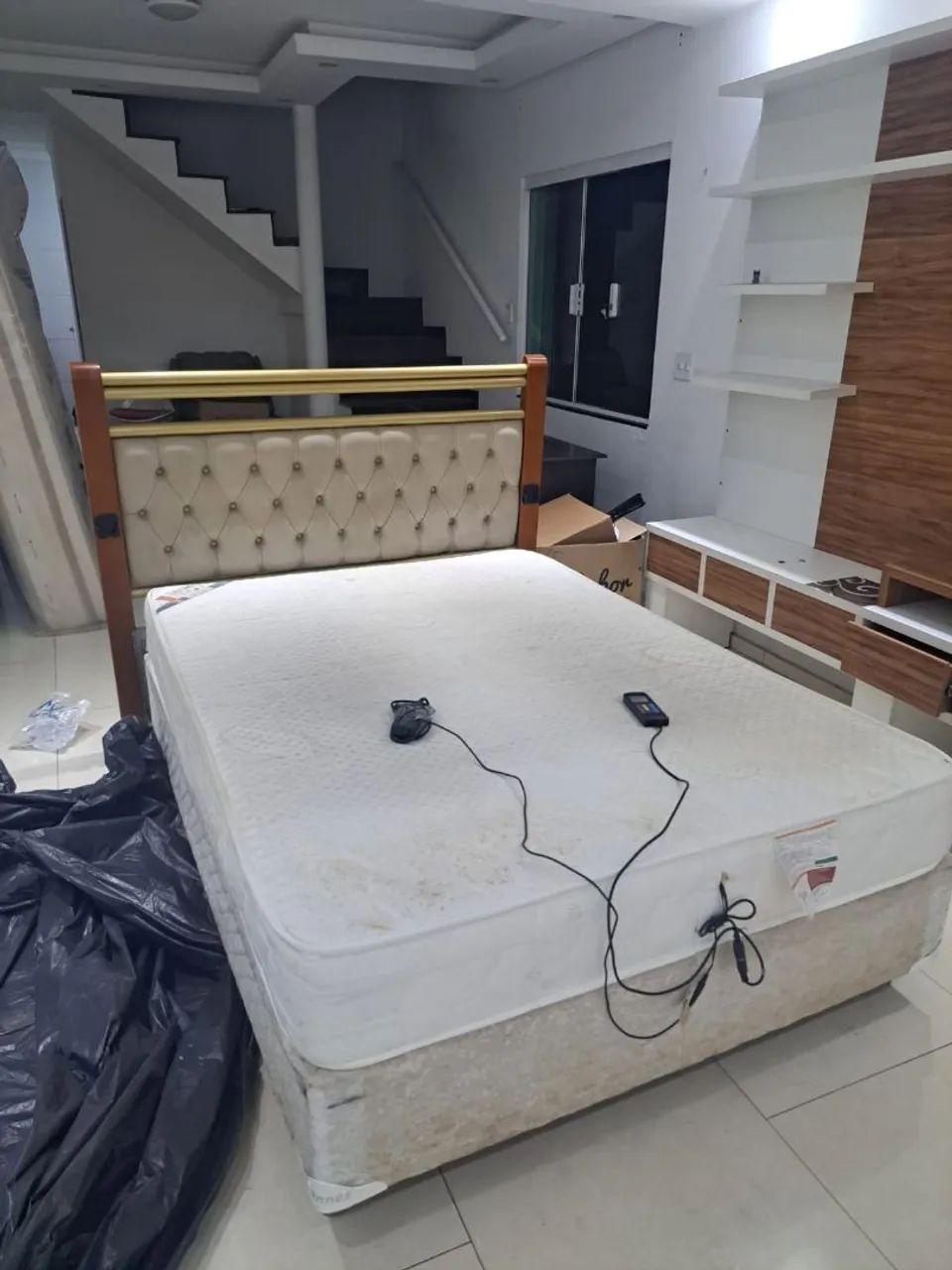 Colchão com massagem+ cama box + cabeceira 