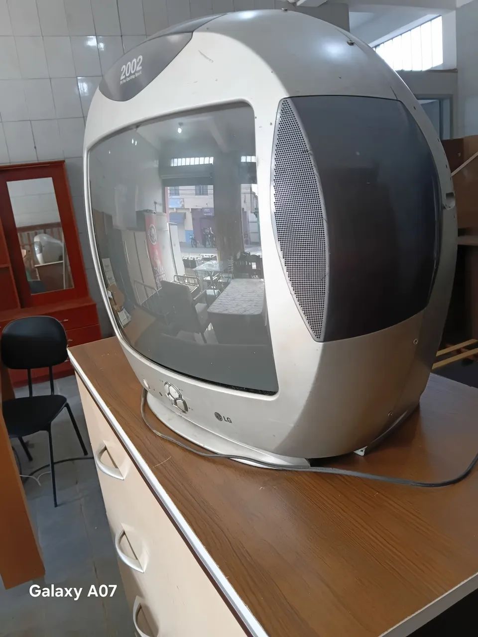 Televisão formato de bola 