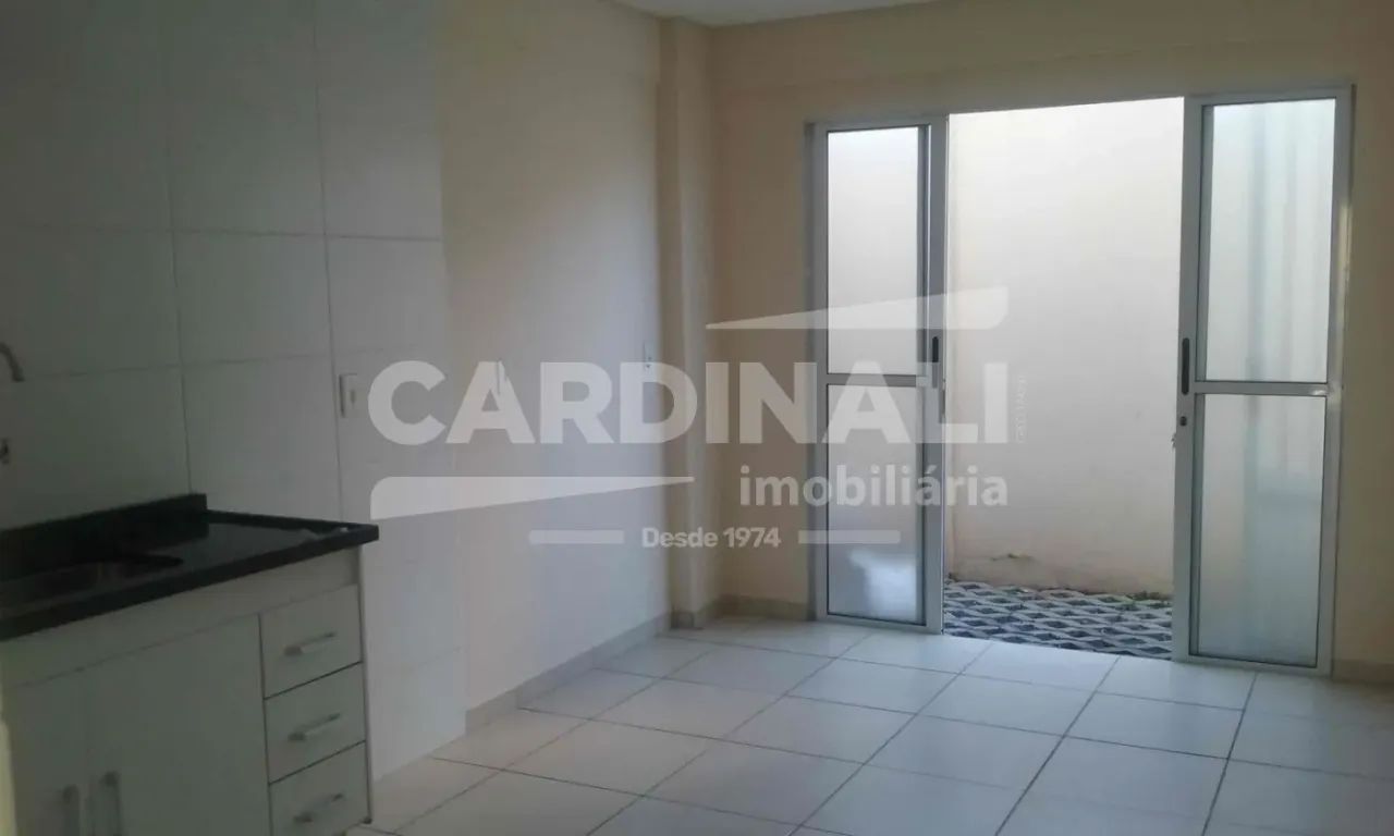 Apartamento com 1 dormitório e garagem para um veiculo coberta - Foto 3