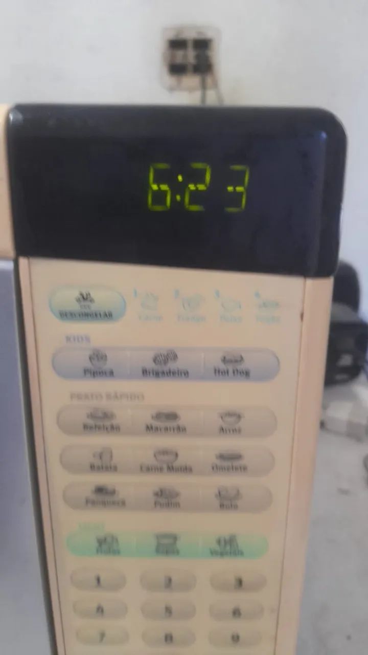 microondas electrolux 28 litros funcionando perfeitamente - Foto 3