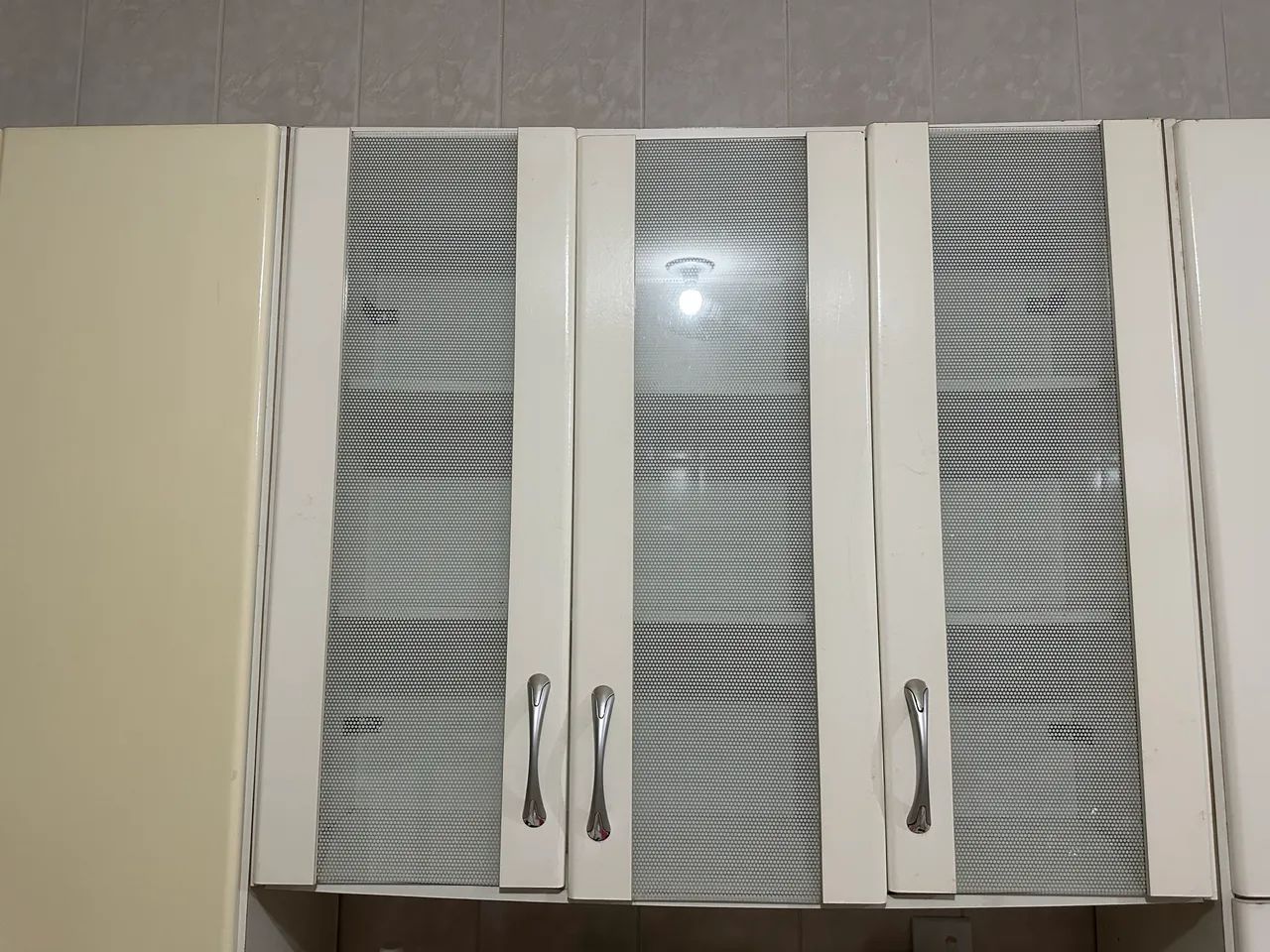ARMÁRIO DE PAREDE S/ BALCÃO  - Foto 2