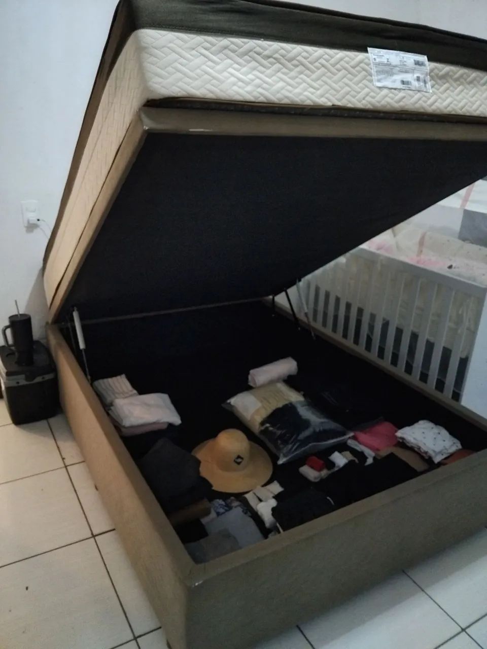 Vende-se cama de casal + baú  - Foto 4
