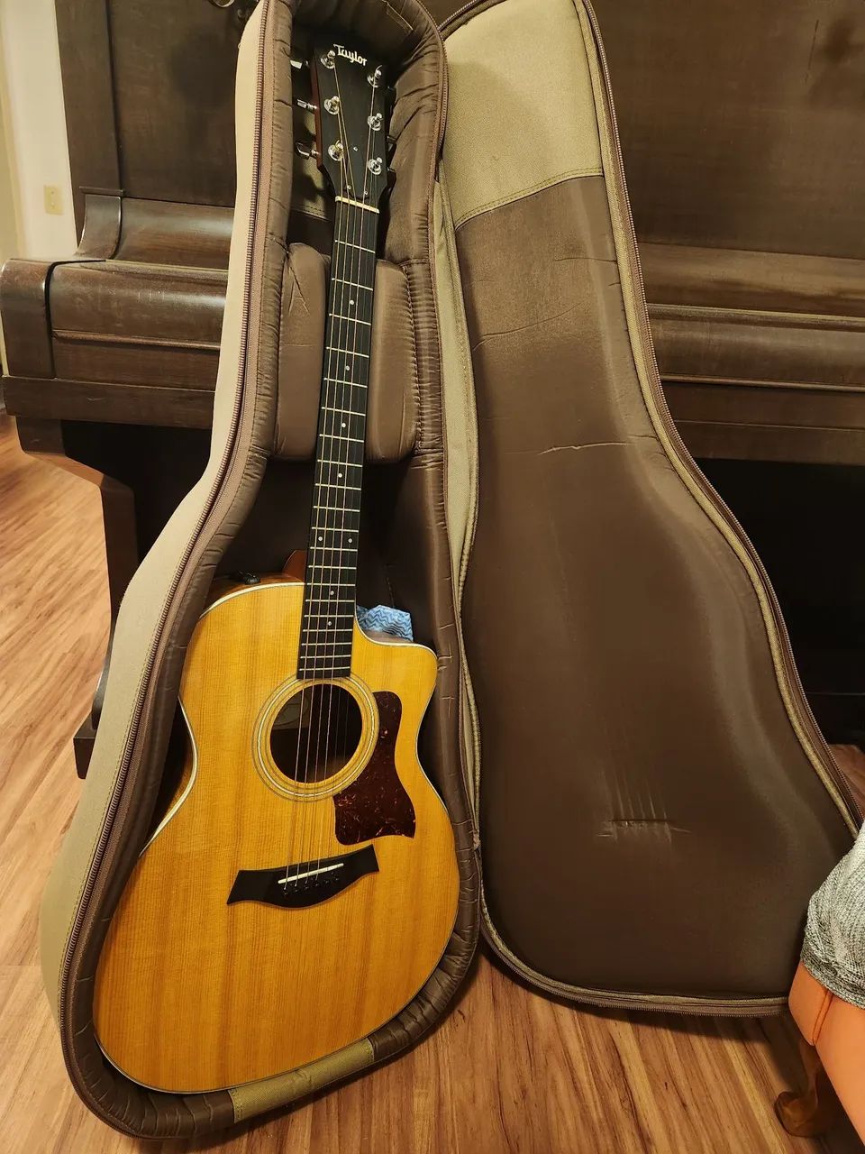 Violão Taylor 214ce