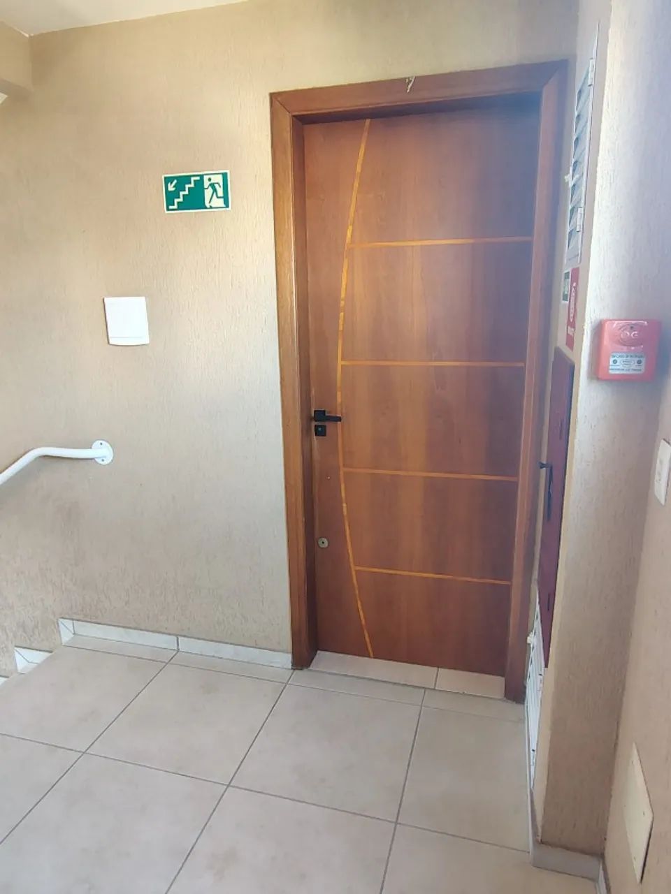 APARTAMENTO 2 QUARTOS E GARAGEM COBERTA NO CAPÃO RASO - Foto 3