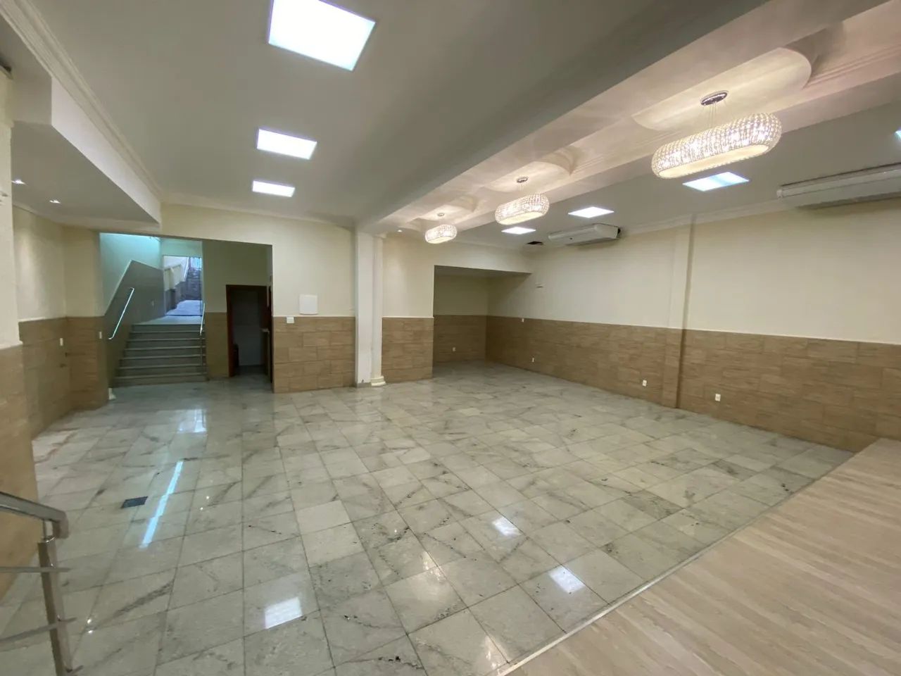 Salão comercial no bairro Floresta
