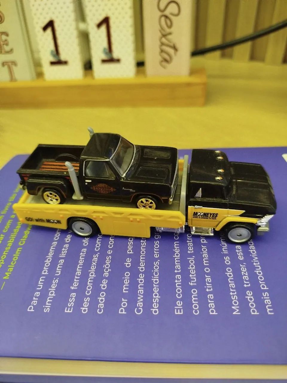 Hotwheels - 1978 Dodge + Horizon Hauler Mooneyes