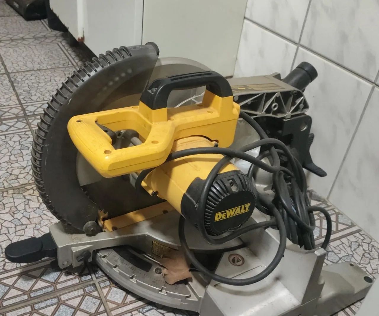 DeWALT DWS715-B2, 220V - Foto 4