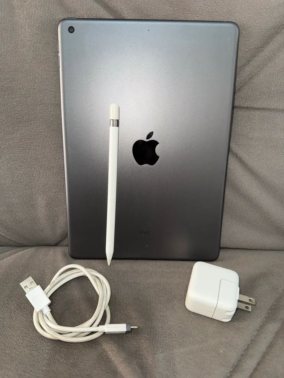 iPad 7 + Apple Pencil  IMPECÁVEL 