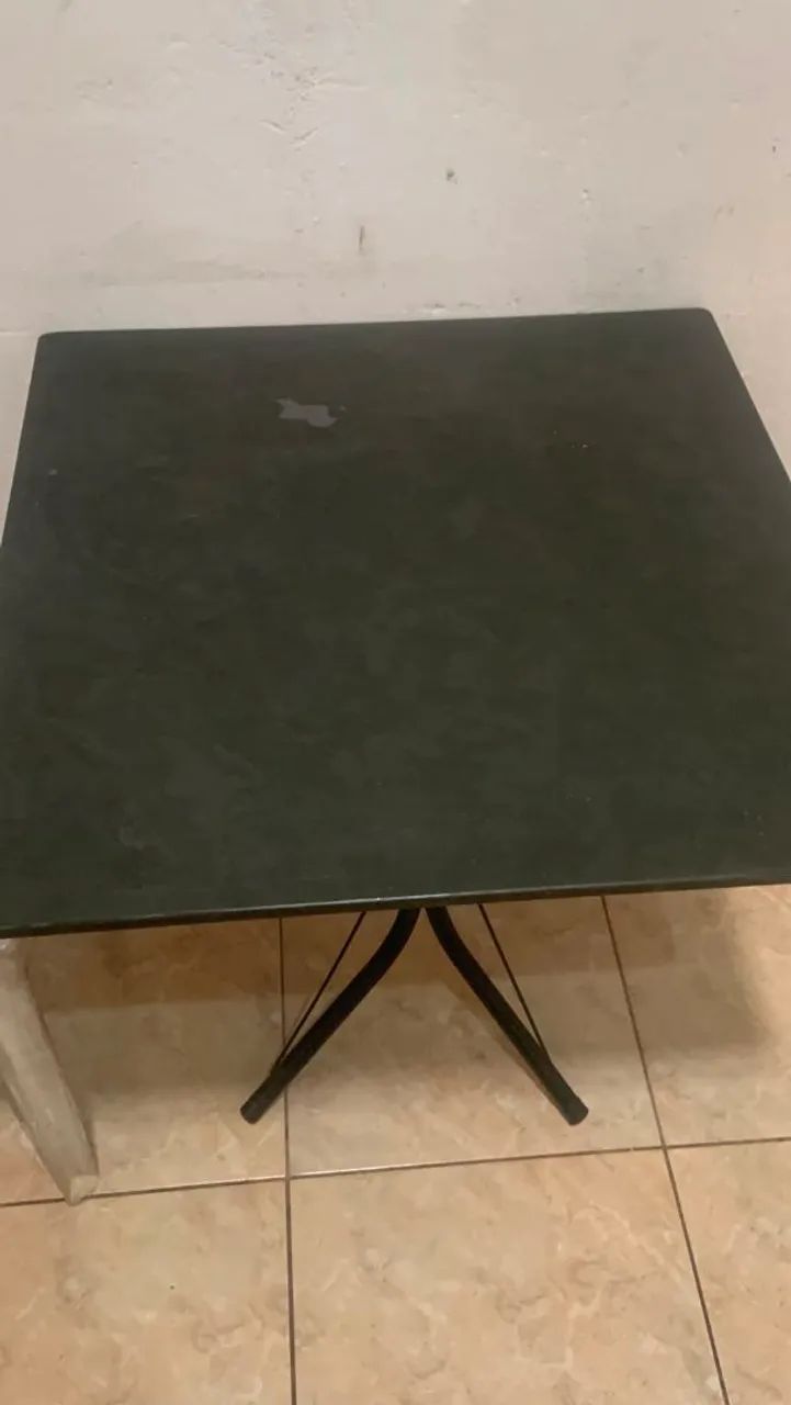 Mesa de mármore 70x70 