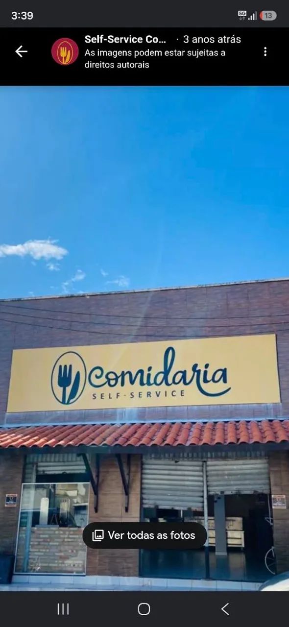Auxiliar de cozinha e saladeira 
