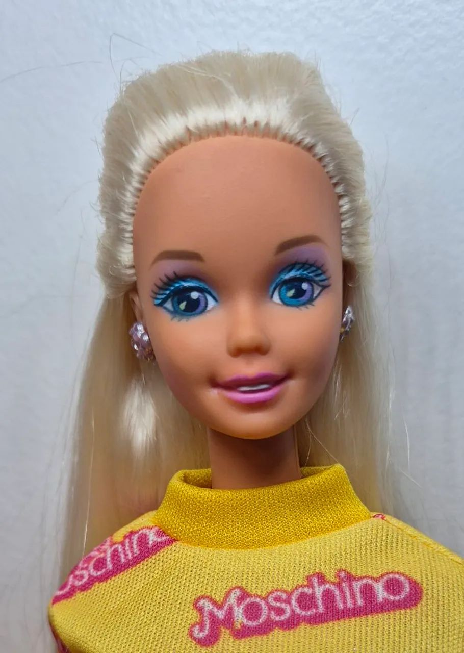 Linda boneca Barbie anos 90 usada - Brinquedos e Jogos - Santa