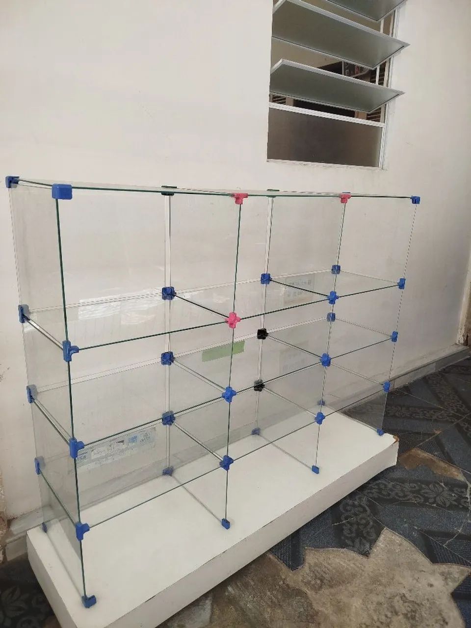 Vendo Vitrine  e Expositor e Manequim
