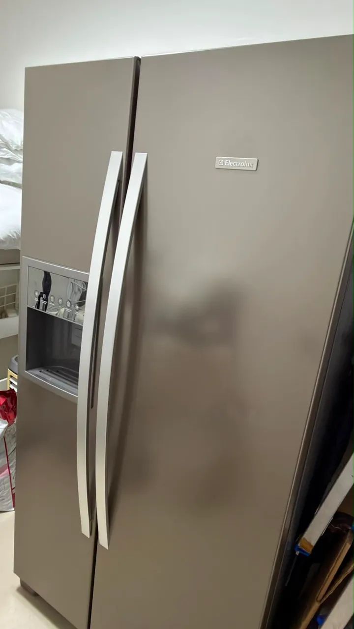 Geladeira Electrolux Side by Side Titanium