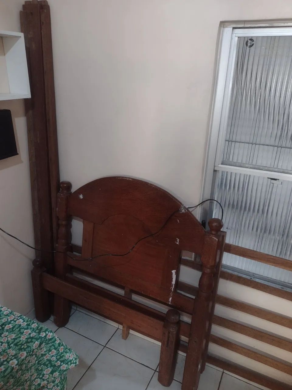 Cama solteiro em angelin