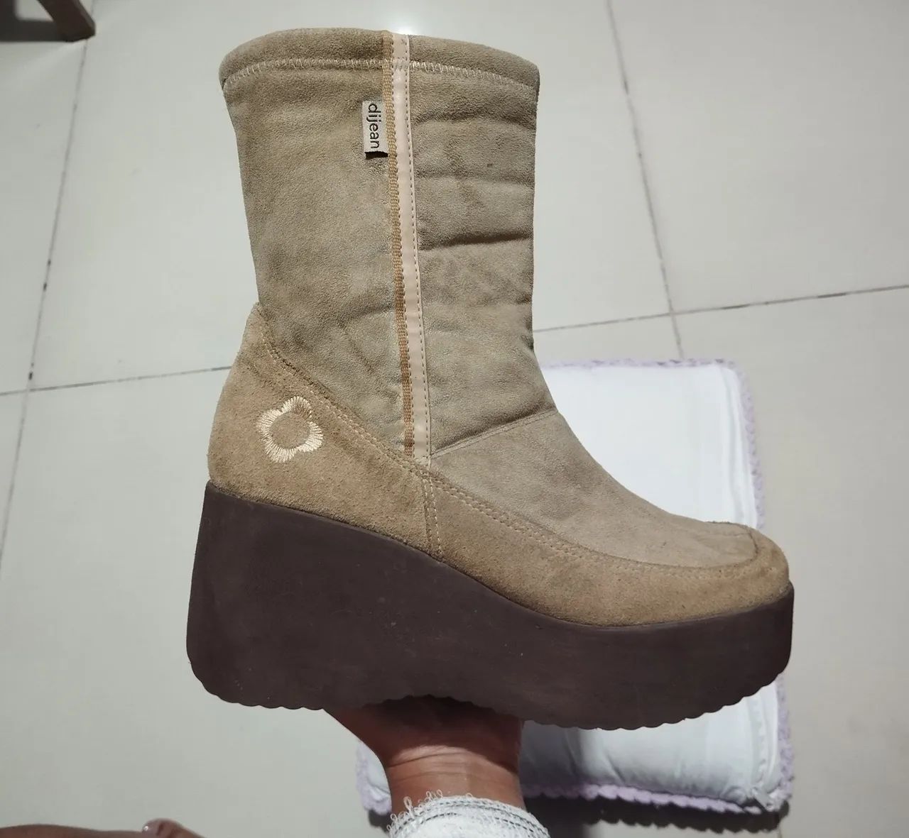 Bota plataforma anos 2000 y2k