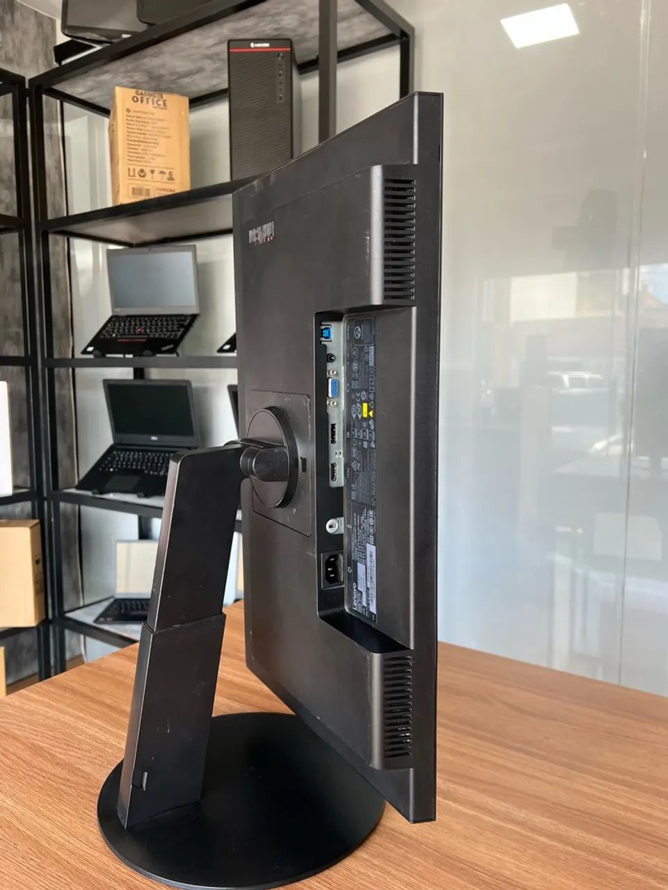 MONITOR LENOVO THINKVISION T23I-10 - 23 POLEGADAS FULL HD IPS  - Foto 3