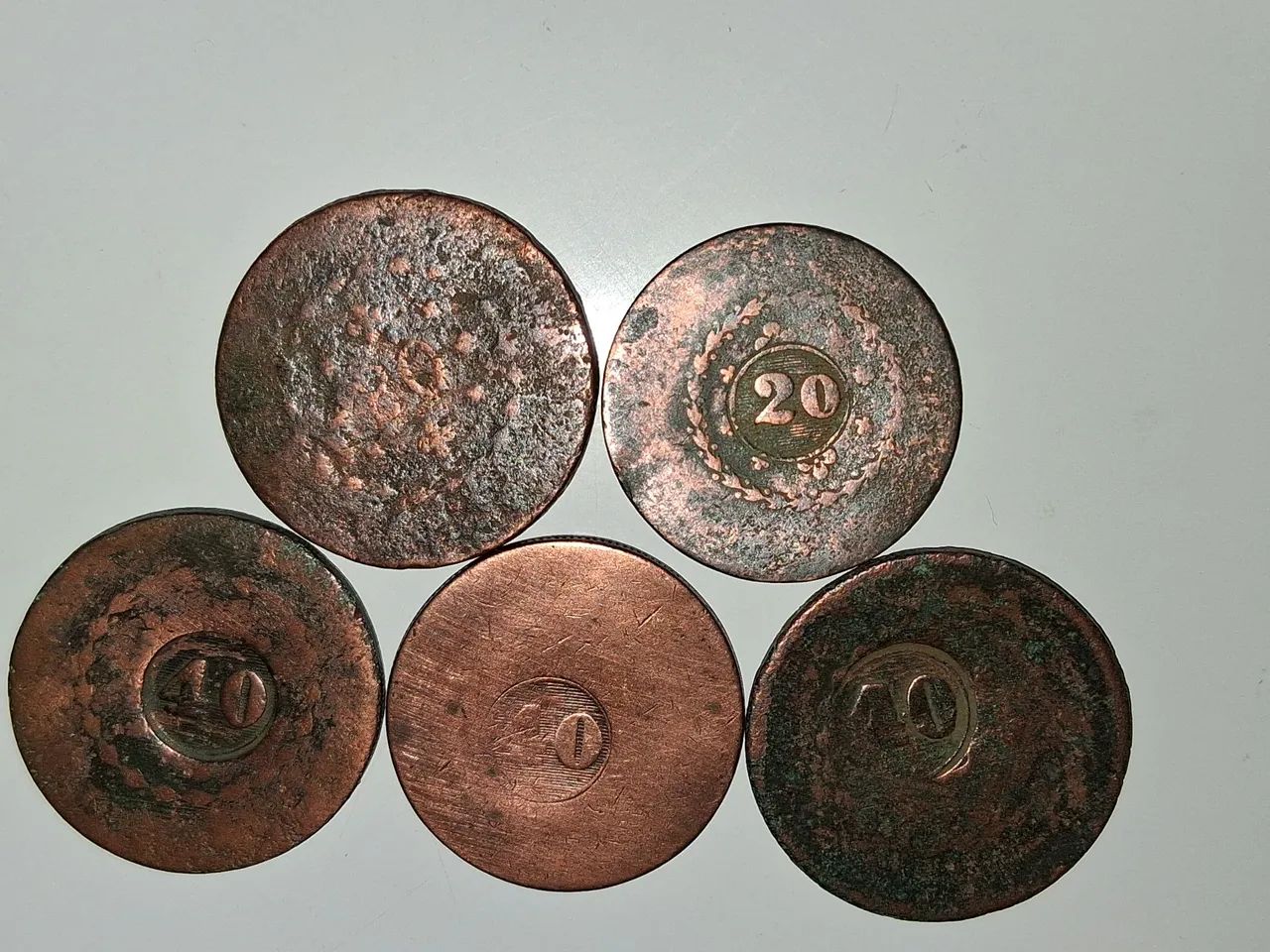 Lote com 5 moedas patacão da época do império, sem marcas de data - Foto 3